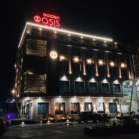 Golden Oasis Hotel Mahesana Esterno foto
